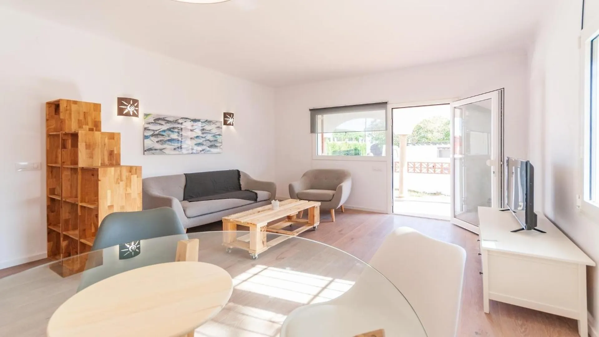 Vacay Villa Pinos, En Un Entorno Tranquilo En La Costa Brava, L' Escala Feriehus